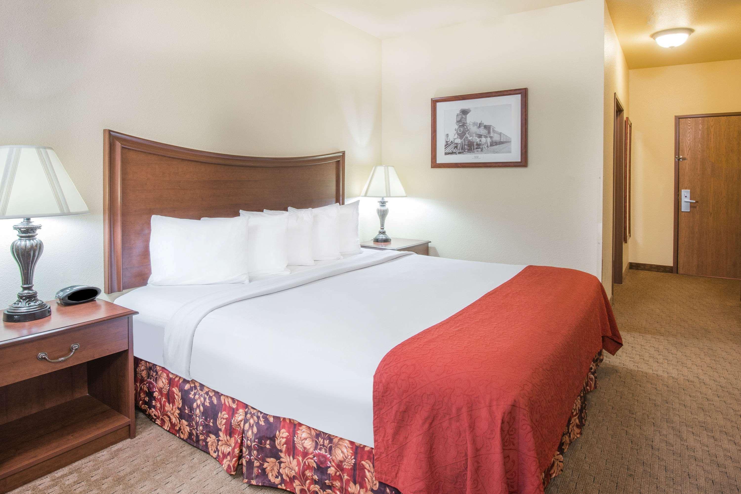 Days Inn By Wyndham Ellis Ngoại thất bức ảnh